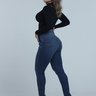 calca_jeans_modelagem_apaixonante_com_detalhes_de_nervura_frontal_6337_6_329e5f05eaf4108fd0ac545cd5b54bea