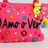 bolsa_amo_o_verao_pompom_7299_variacao_69143_2_02edc9ba10f4cd4ae27be2f2fe237dd9
