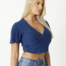 blusa cropped jeans