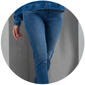 calca jeans skinny com puidos