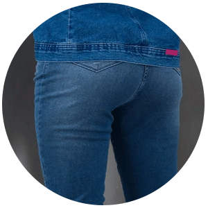 jeans com puidos