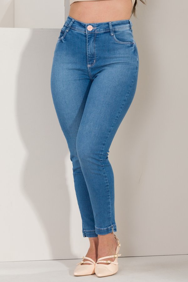 Calça Feminina Jeans Cropped Cintura Alta Calça Feminina Jeans Cropped Cintura Alta