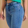 06 calca feminina jeans capri barra diferenciada azul 42