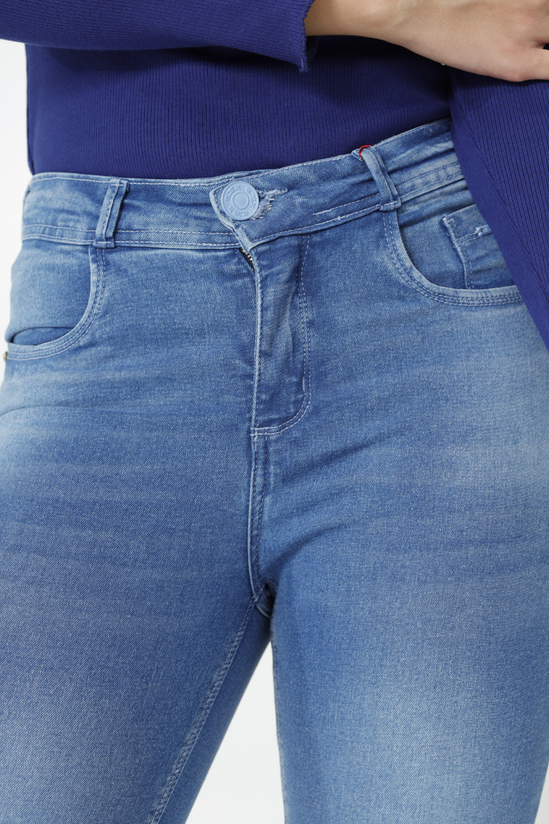 Cal&ccedil;a feminina jeans skinny barra estonada