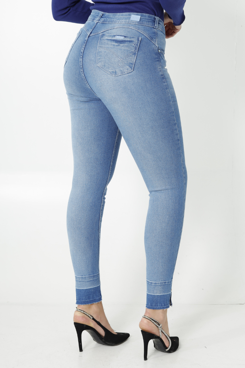 Cal&ccedil;a feminina jeans skinny barra estonada