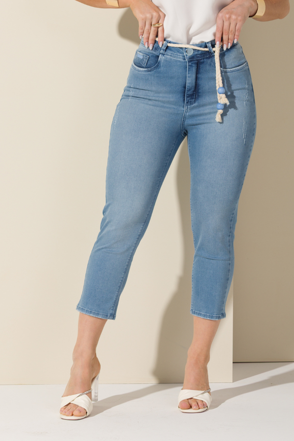 Calça Feminina Jeans Capri Cinto Cordão Calça Feminina Jeans Capri Cinto Cordão