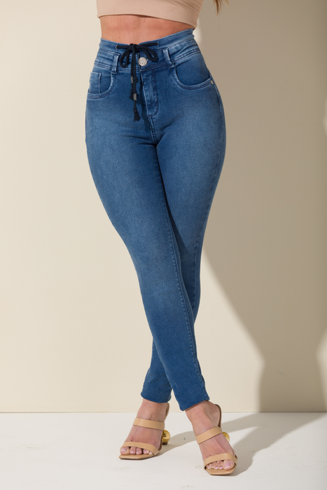 08 calca feminina jeans skinny cordao no cos