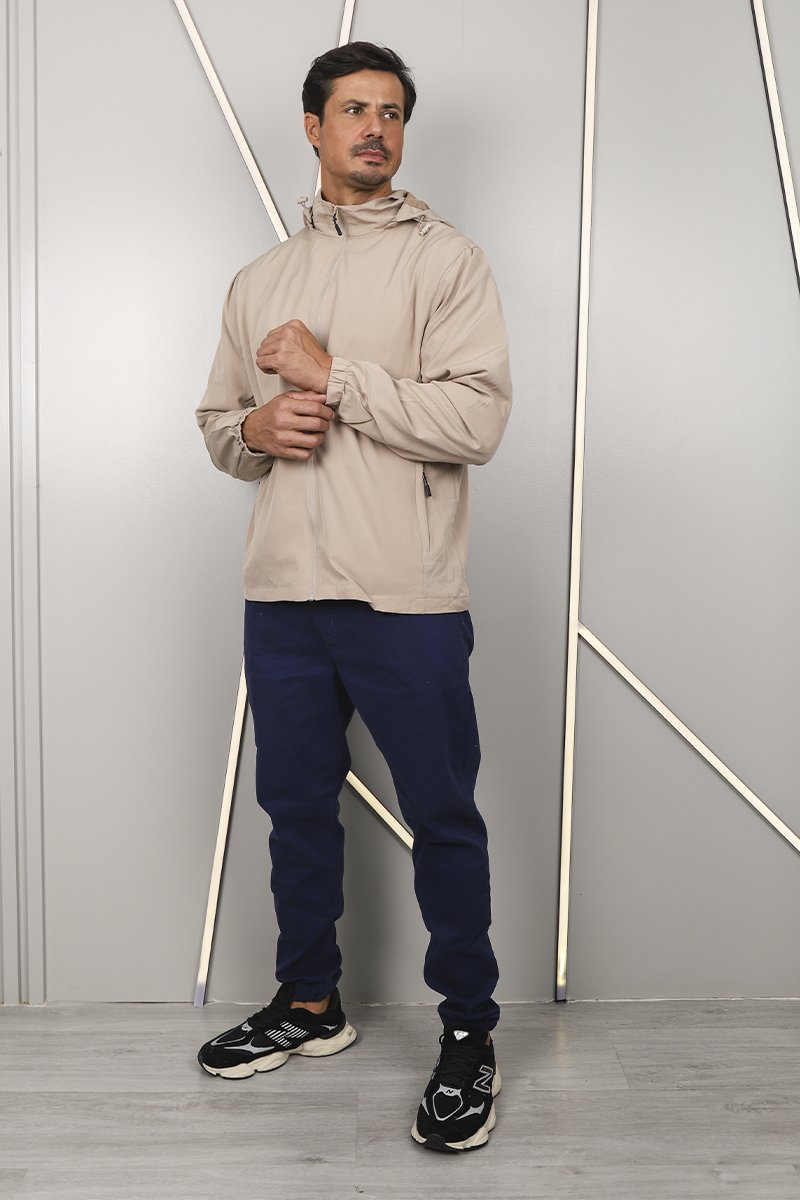 Jaqueta masculina corta vento caqui look urbano