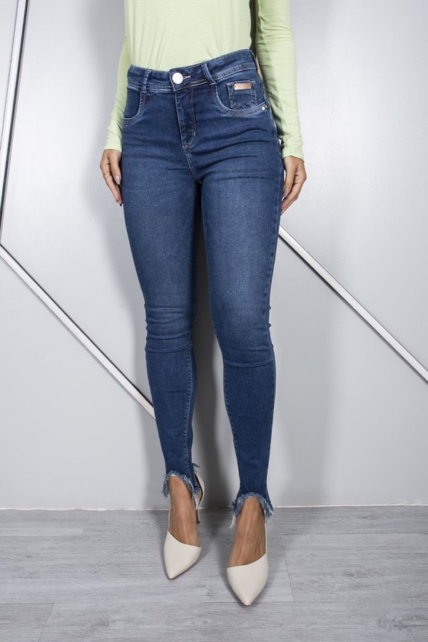 Calça Feminina Jeans Skinny Barra Desfiada Calça Feminina Jeans Skinny Barra Desfiada