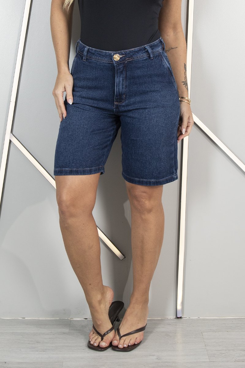 Bermuda Feminina Jeans Jorts — Azul — Jorts jeans: um exemplo de comprimento próximo ao joelho, sem confundir comprimento com largura.